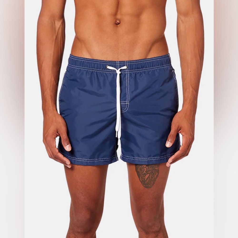 Men’s Sundek Swim Short w/ stripes/back pocket Size Med. Like new.